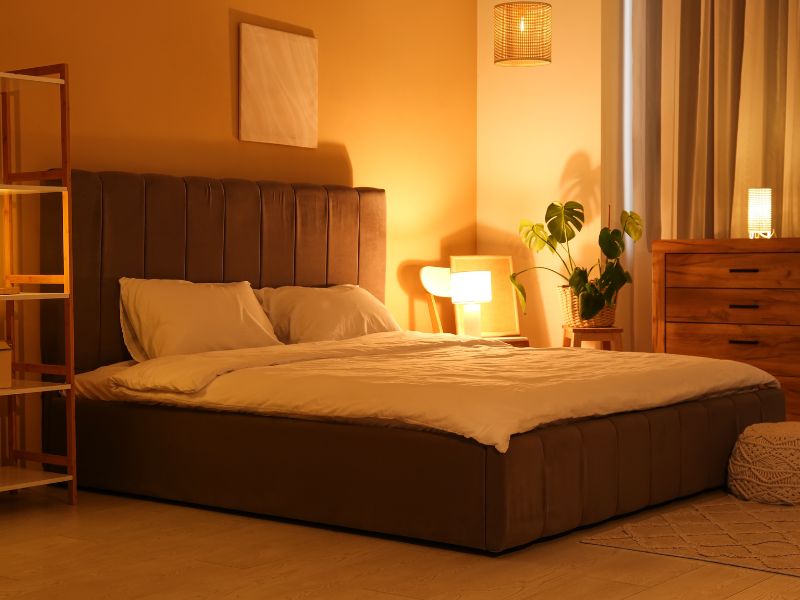 028f6aa3-pixel-shot-2 đèn vàng trong phòng ngủ