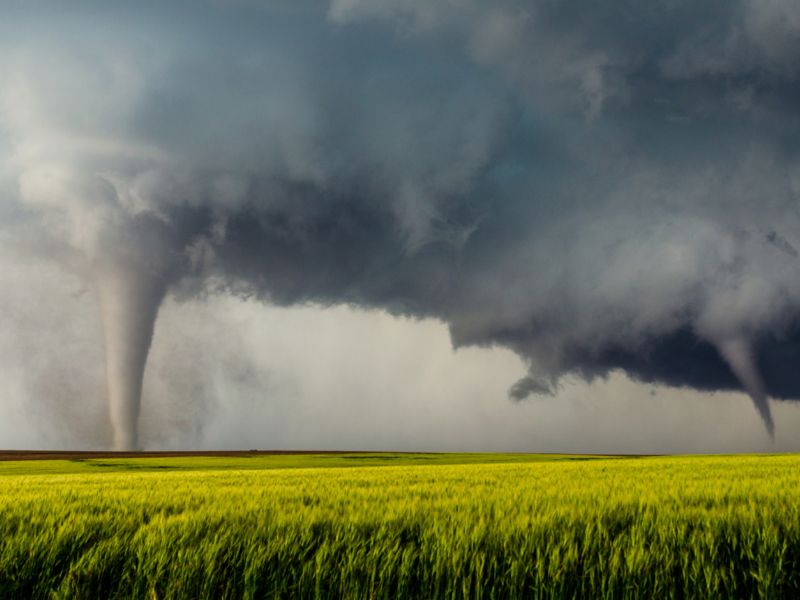 Nằm mơ thấy lốc xoáy: Bí ẩn điềm báo không thể bỏ lỡ 1 hai lốc xoáy