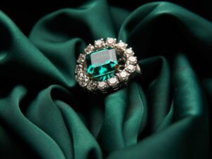 nhẫn ngọc xanh