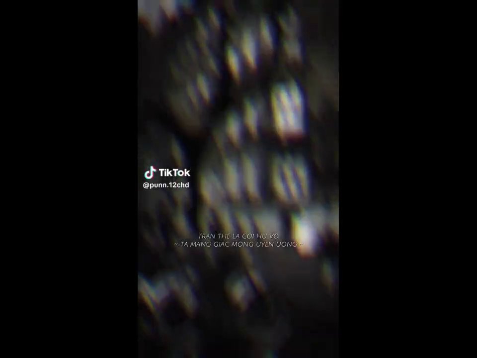 Khoảnh khắc mở đầu đầy quyết tâm: "Vậy đi suốt, cho anh đối với bà".