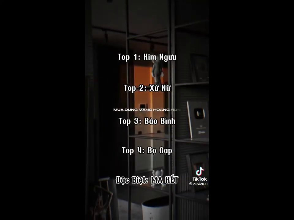 Minh họa cho khung cảnh cô đơn và sự chờ đợi vô vọng được gợi lên từ bài hát.