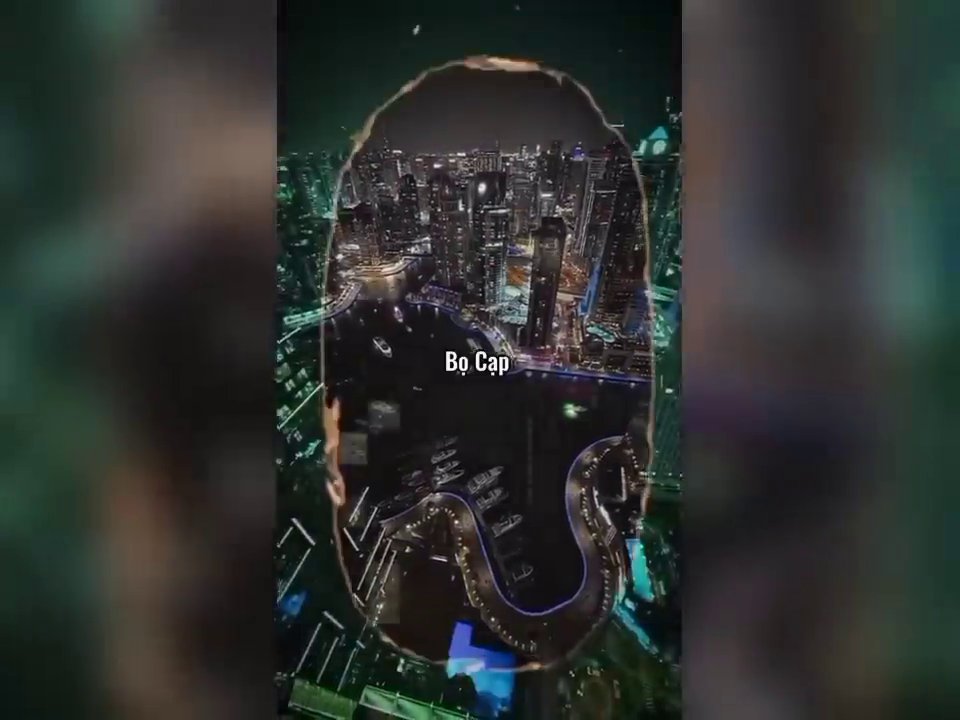 강렬한 음악의 클라이맥스와 관중의 열정이 하나가 되는 순간