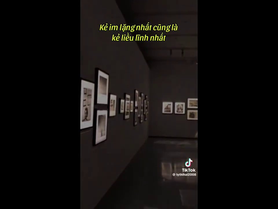 Hình ảnh tượng trưng cho thông điệp về sự chân thật và đối diện với cảm xúc bản thân.