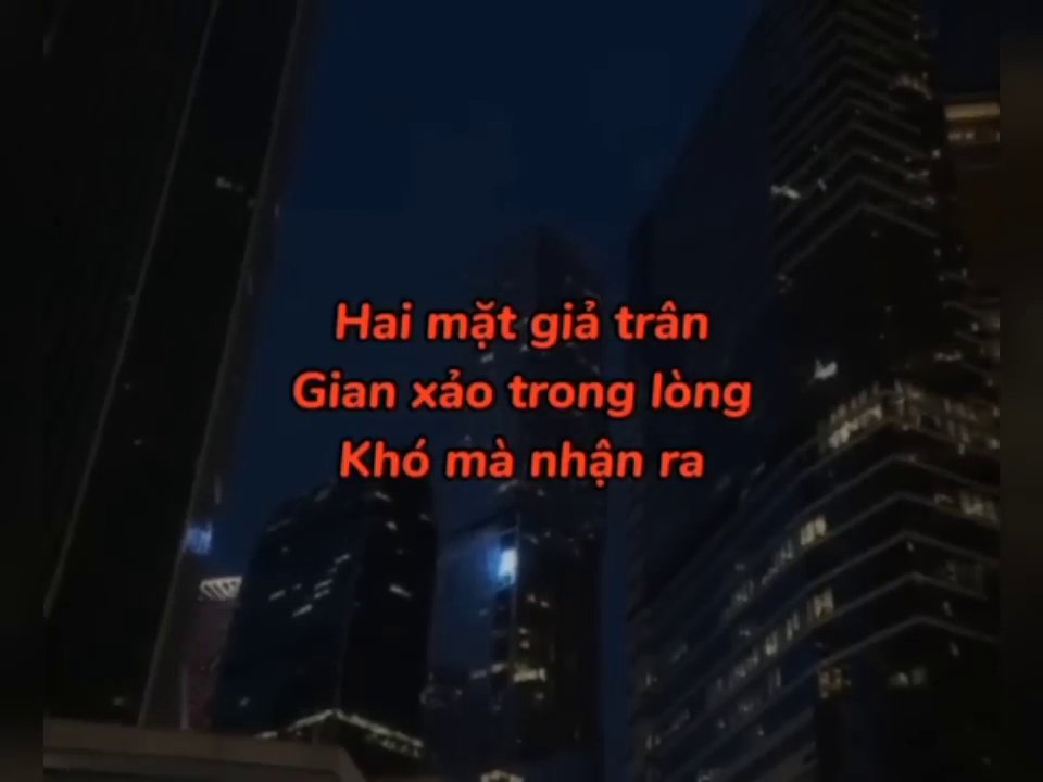 Khoảnh khắc lời bài hát "Cả chắc" vang lên, tạo cảm giác mạnh mẽ và lặp lại.