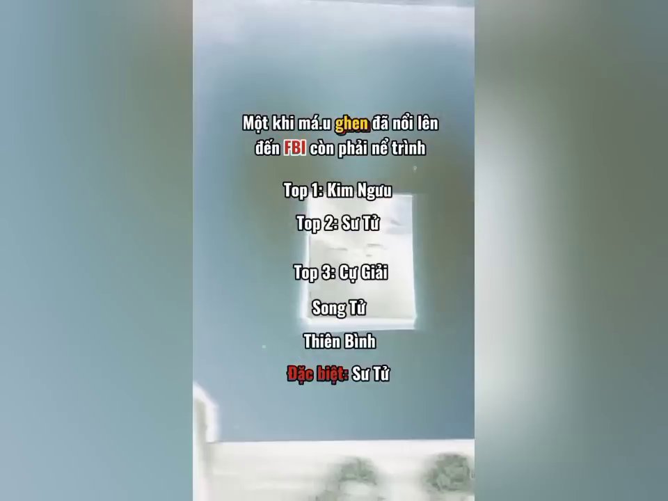 Hình ảnh con rồng uy nghi xuất hiện trên đài trắng, mang theo mùi hương kỳ lạ.