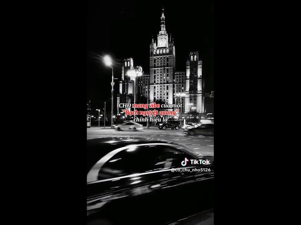 Hình ảnh căn nhà nhỏ - biểu tượng của sự bình yên và nơi trú ẩn sau cơn bão lòng.