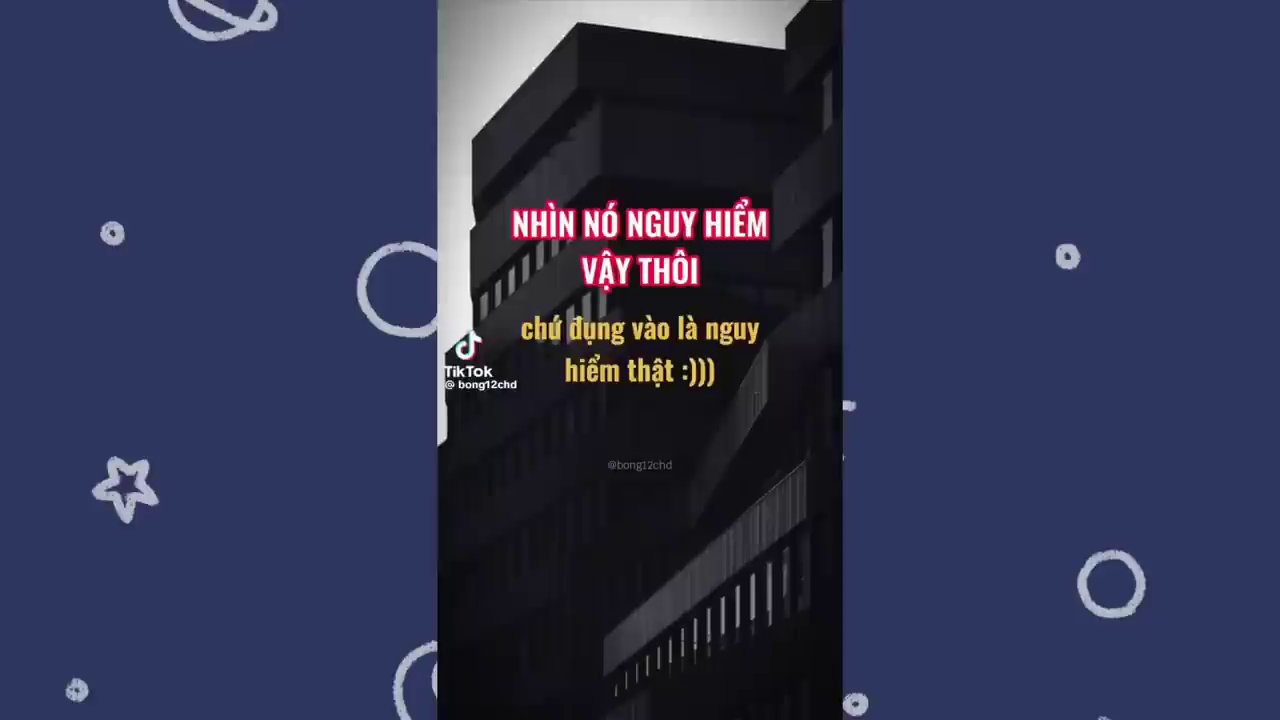 Giải Mã Lời Tâm Sự: "Cô Khóa Nỗi Tối Lần Sao Anh Quên Mà Sống Lỗi Anh" 4 Ánh sáng le lói xuyên qua khe cửa, tượng trưng cho hy vọng về sự thấu hiểu và giải tỏa sau những đóng khóa cảm xúc.