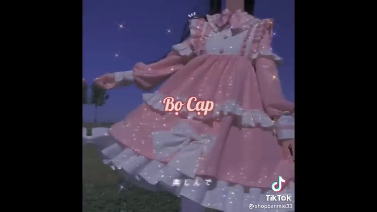 Hình ảnh minh họa cho tinh thần tự do: "Chạy ở bên em quên ô lo và quên sâu".